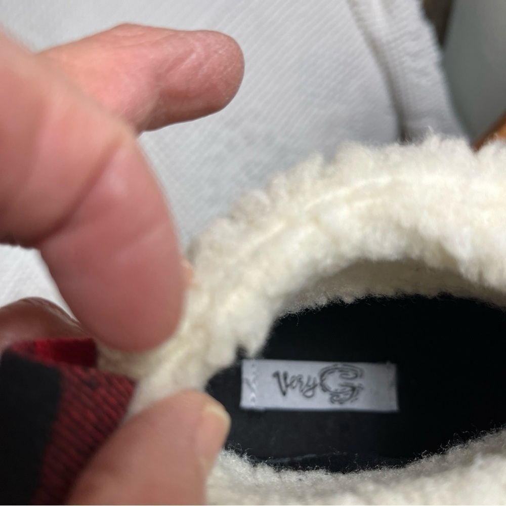 Very G Snuggly red and black plaid flannel boots with faux fur. Size 7. - Picture 9 of 11